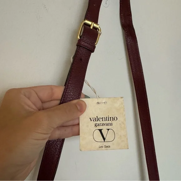 Vintage Valentino Burgundy Bag - Picture 4 of 9